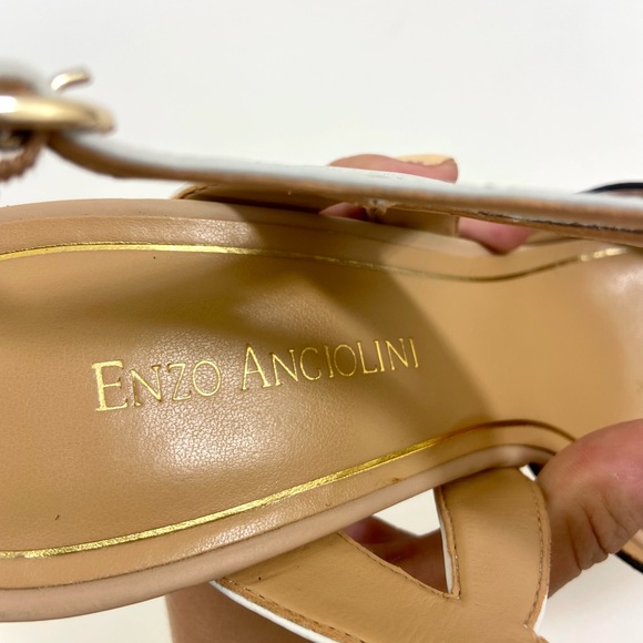 Pointy Black Toe Heels with White Leather Straps - Picture 7 of 9